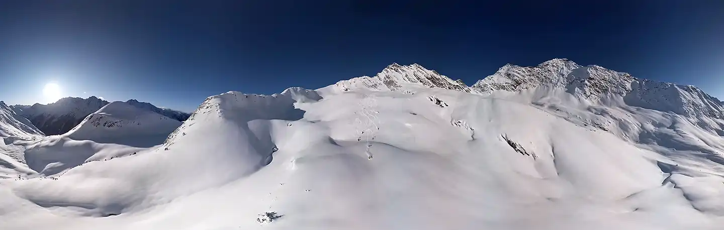 THE ICONIC HELI-SKI WEEK
